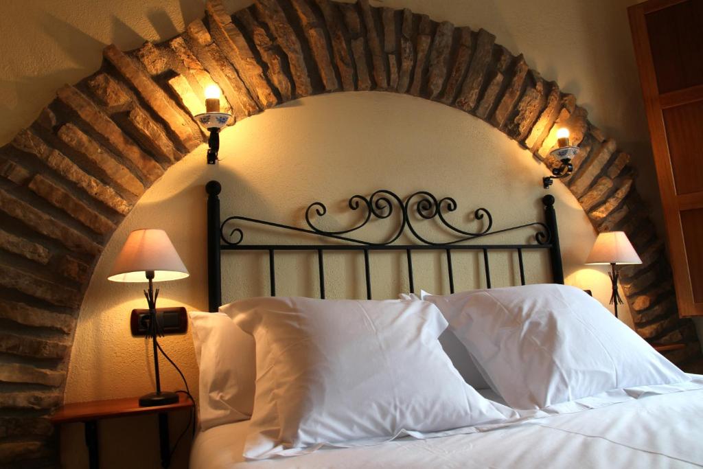 estudio-rural-familiar-chimenea-turimaestrat-6